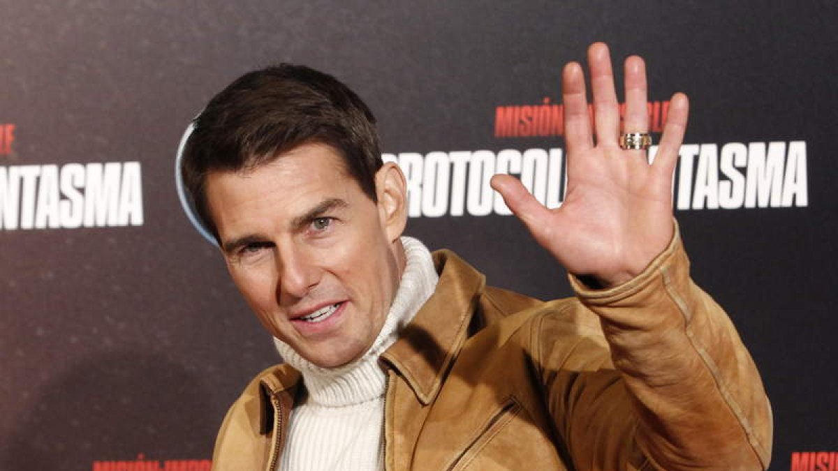 Tom Cruise saluda a sus seguidores durante una presentación, en una imagen de archivo.