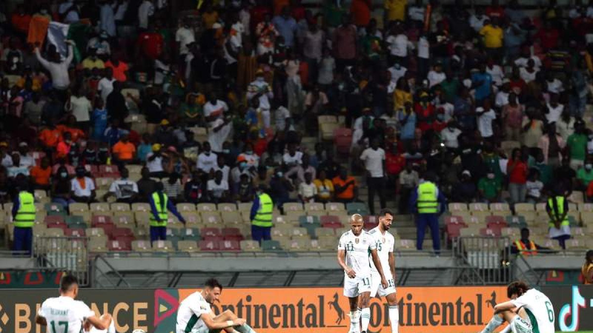 La Copa África se tiñó de luto por la muerte de ocho aficionados antes del Camerún-Comoras. SUFFO