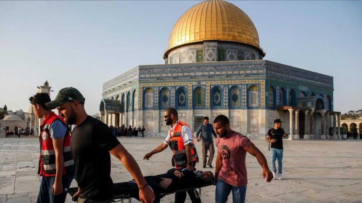 Trasladan a una mujer herida en la Explanada de las Mezquitas