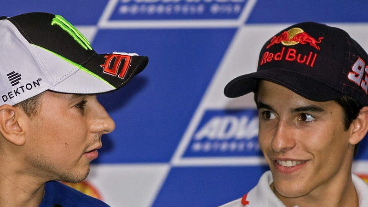 Lorenzo, izquierda, y Márquez se juegan hoy el Mundial.