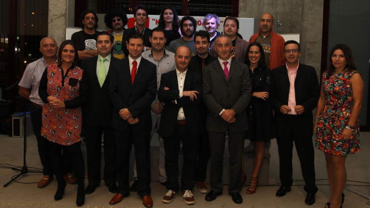 El equipo de La 8 Bierzo presentó este jueves su nueva parrilla de programación en Espacio Arte de Ponferrada.