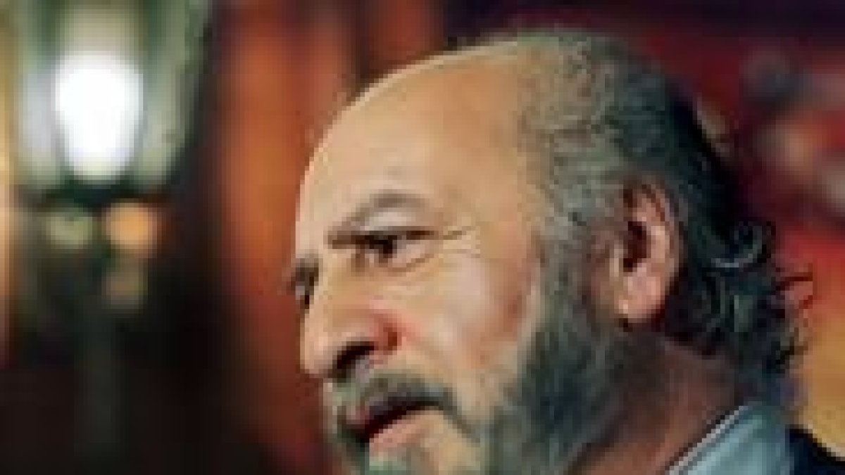 El realizador chileno Miguel Littin dirigirá «La última luna»