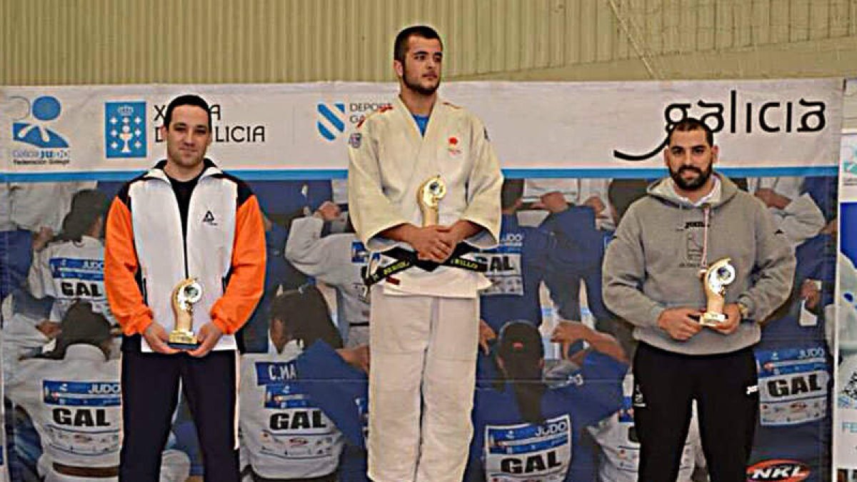 El leonés Alejandro García se colgó la medalla de plata en la prueba disputada en Ferrol.
