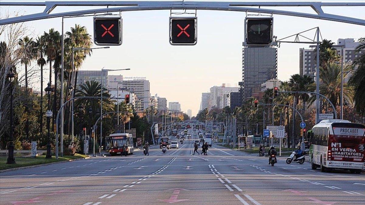 La Diagonal de Barcelona, a las 8.30 de la mañana.