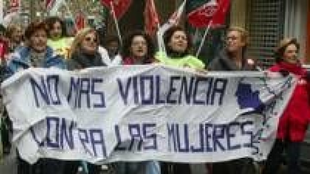 Un grupo de mujeres recordó el 1 de mayo la situación dramática por la violencia doméstica