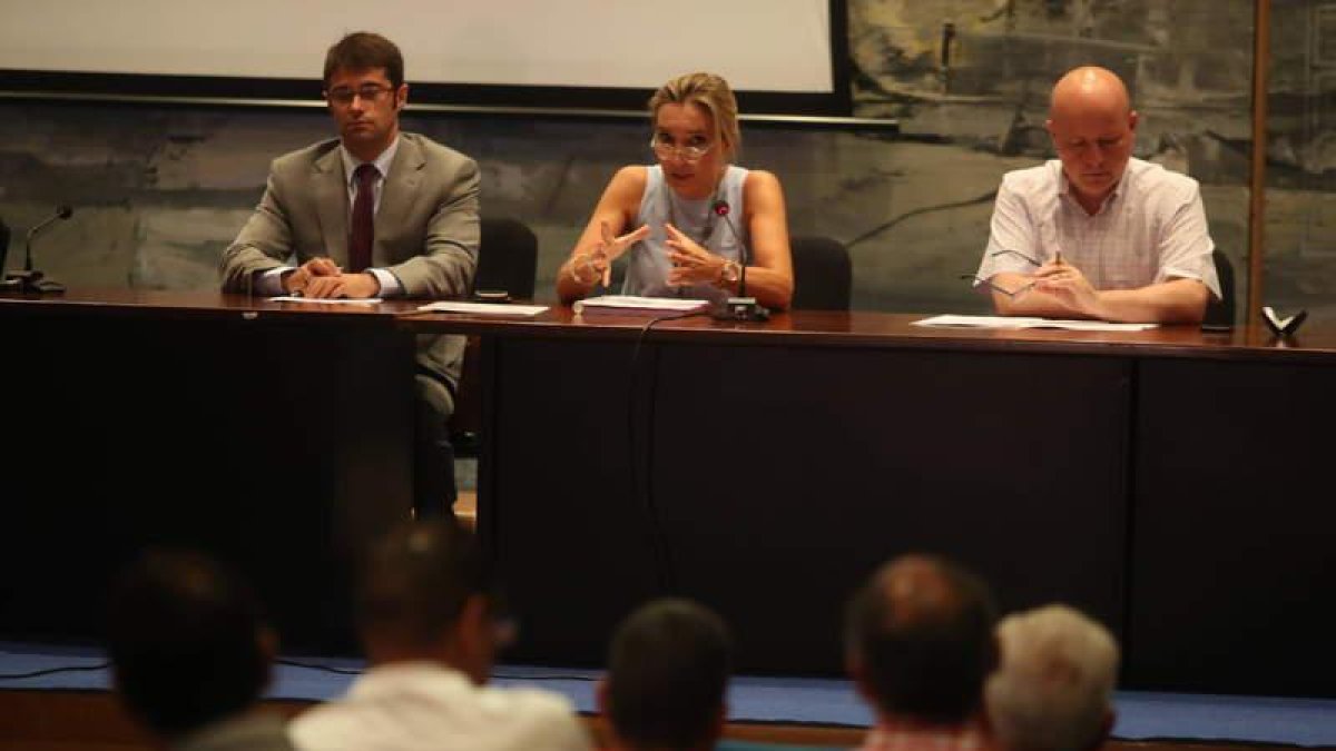 La directora general de Telecomunicaciones, Victoria Seco, ayer en León.