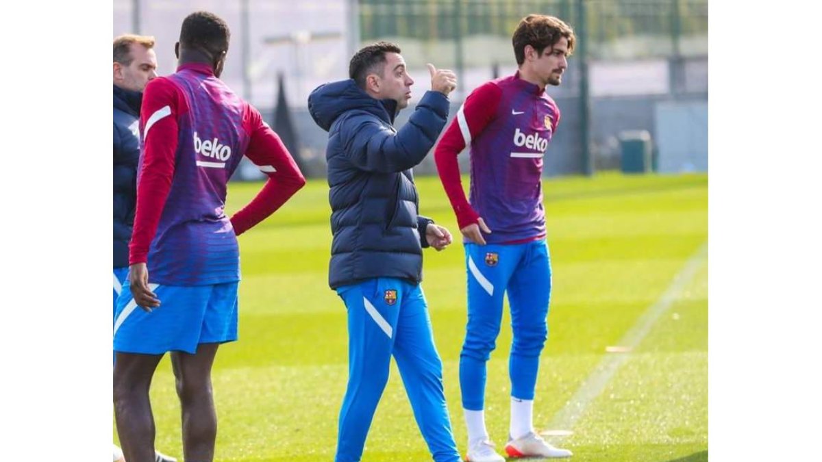 Xavi Hernández, durante su primer entrenamiento como técnico del Barça. TWITTER FÚTBOL CLUB BARCELONA
