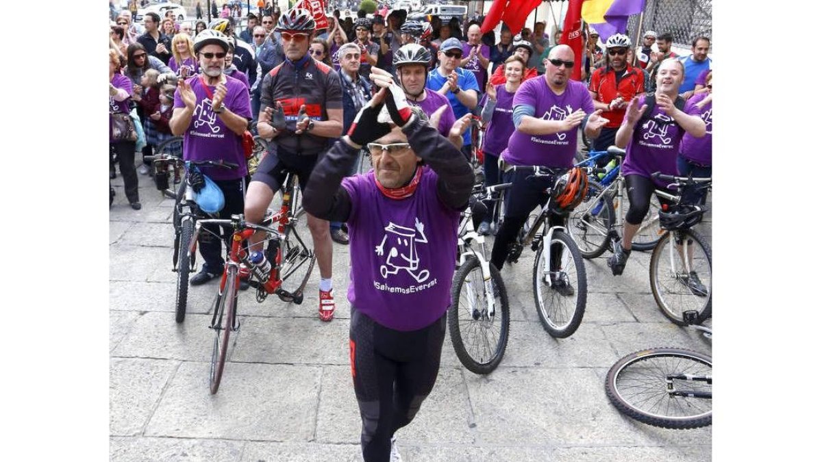 Emotiva llegada de Javier Robles a la plaza de Botines