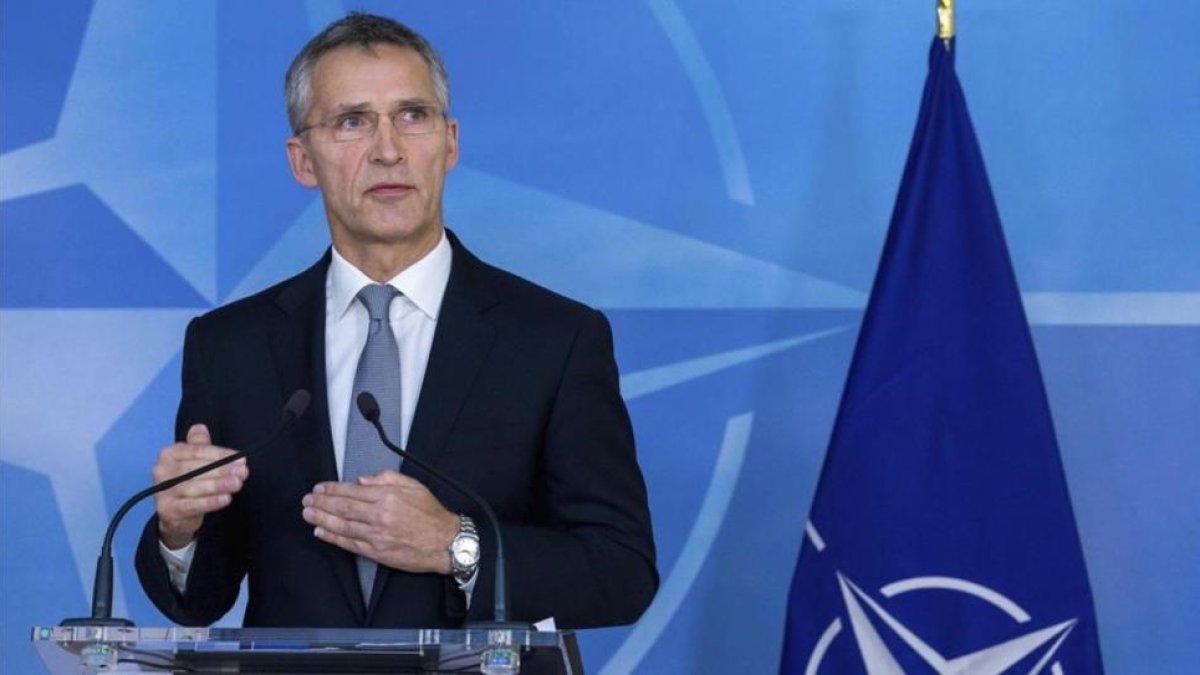 El secretario general de la OTAN  Jens Stoltenberg, durante una rueda de prensa en la sede de la OTAN en Bruselas.