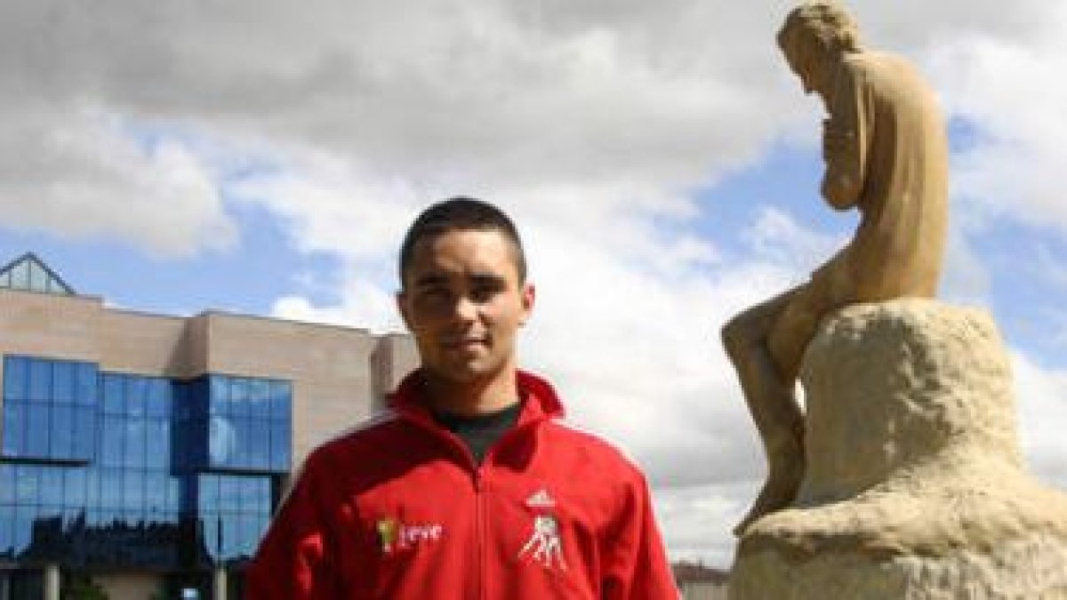 Pablo Arronte, santanderino en la élite del judo, se agarra también al cinto de la lucha.