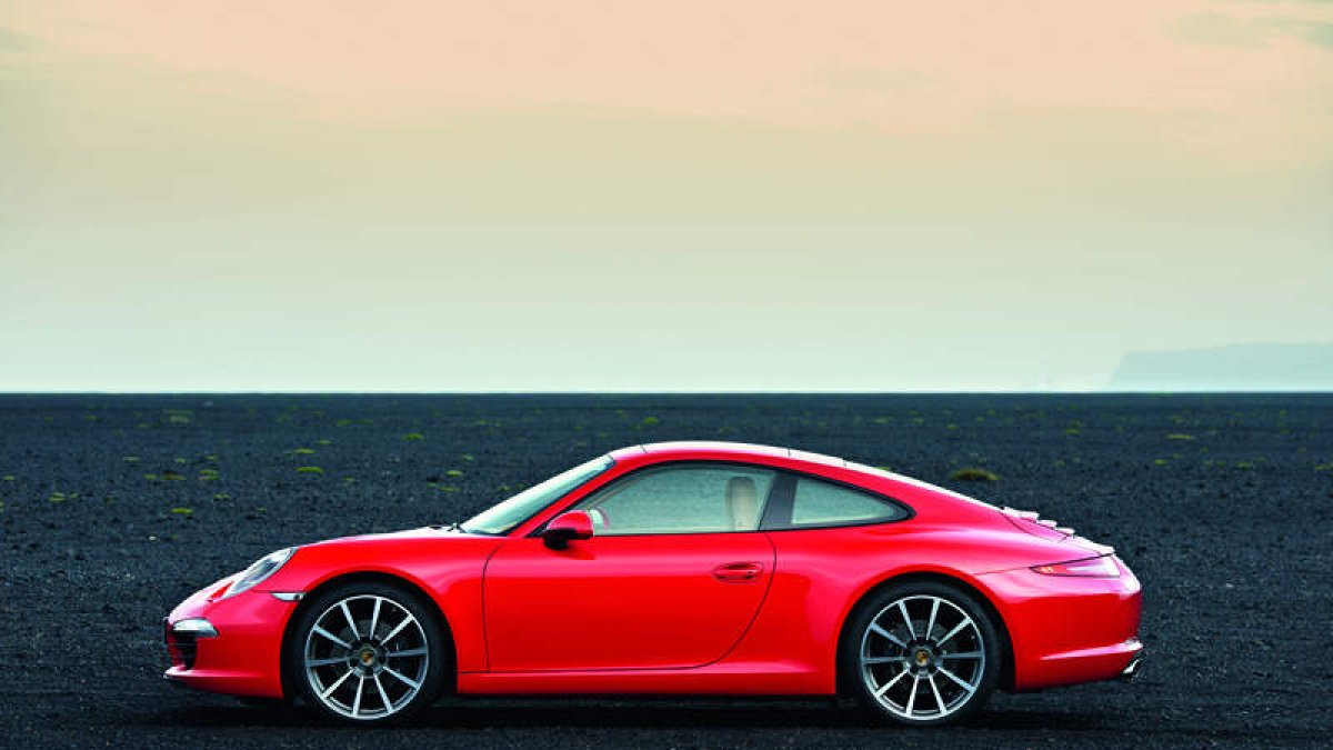 La inconfundible silueta del 911 adquiere tintes de modernidad.