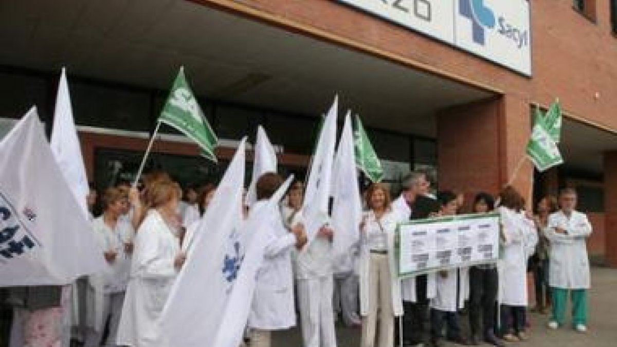 Concentración en el Hospital del Bierzo.