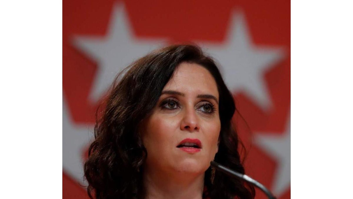 Ayuso, ayer, en una rueda de prensa en la sede de la Asamblea de Madrid. MARISCAL