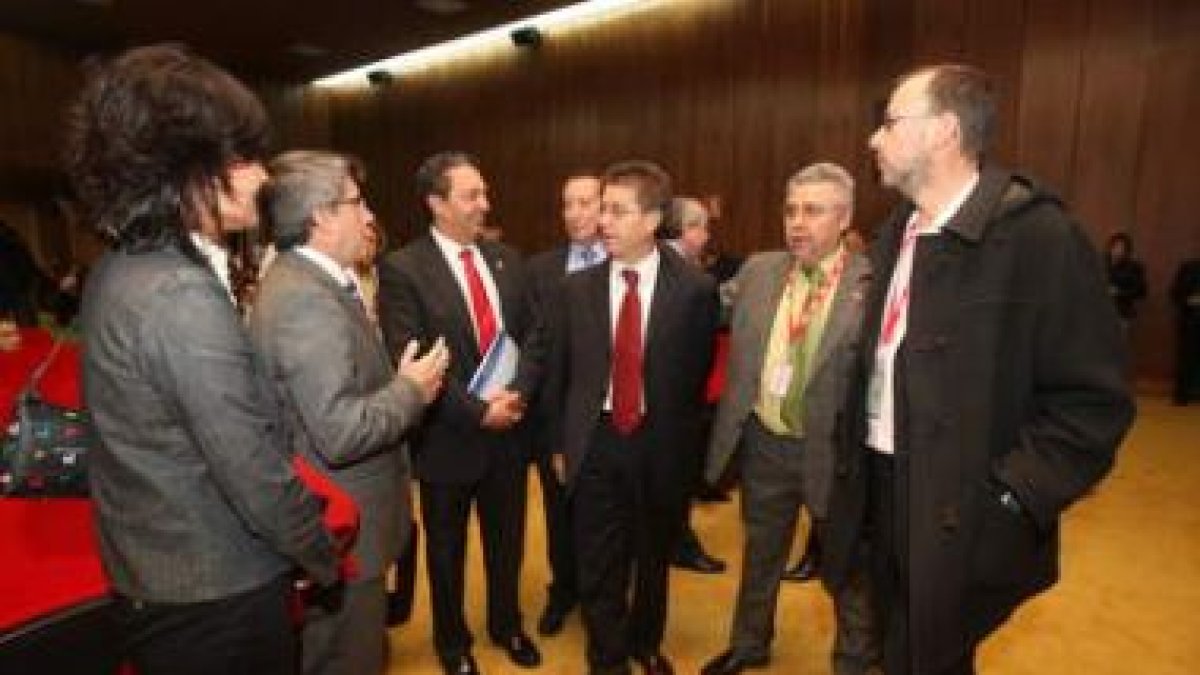 Rodríguez, Fernández, Burón, Baldeón, José María Pino e Ignacio Fernández, a la derecha.