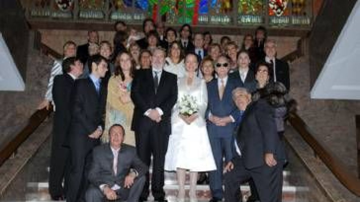 Efrén y Beatriz contrajeron matrimonio en la tarde de ayer en la capital leonesa