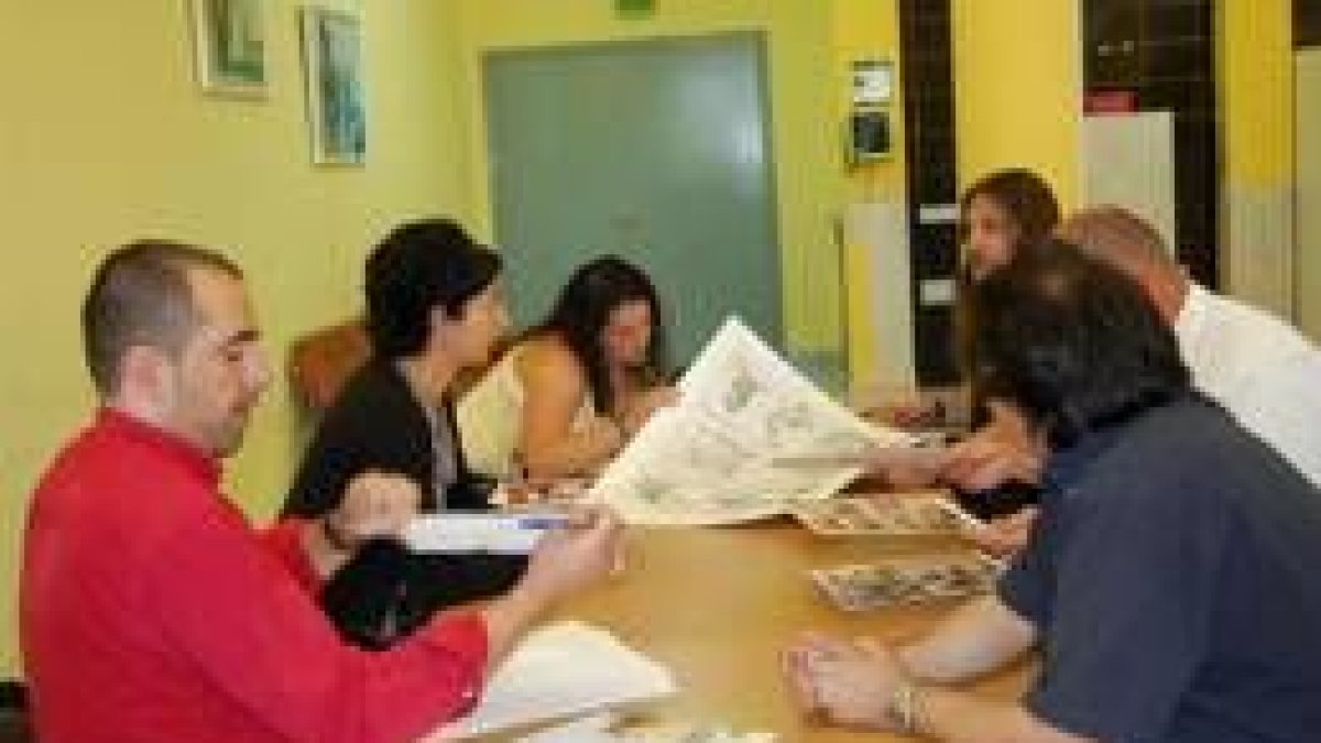 Los miembros del jurado se reunieron para decidir qué trabajos resultaban ganadores del certamen