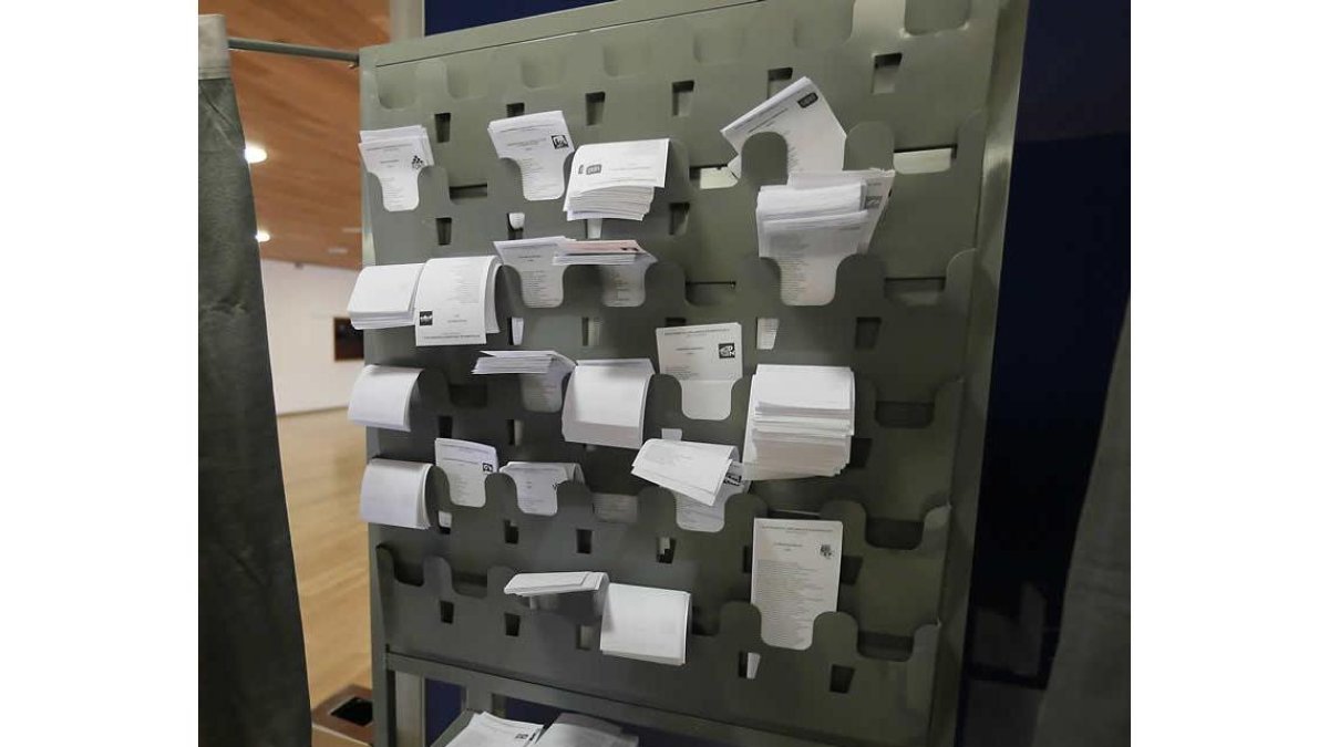 Los colegios electorales se volverán a abrir el 26 de junio. RAMIRO