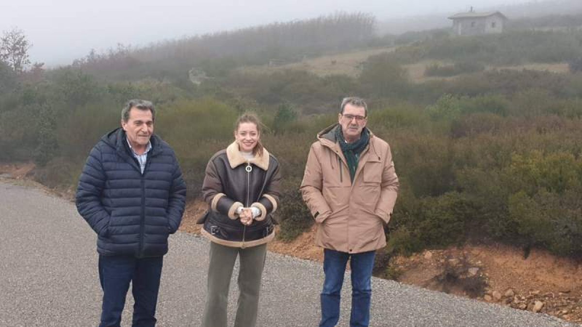 Fidentino Reyero, Esther Muñoz, y Francisco Javier García, ayer. DL