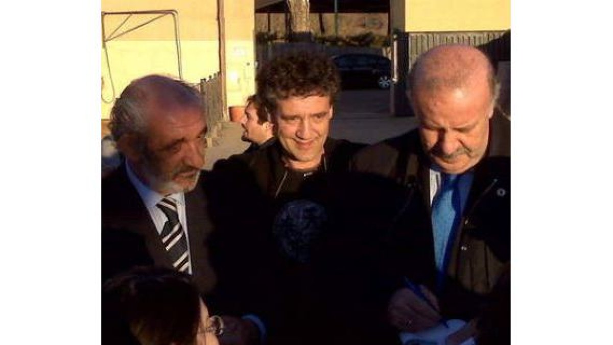 Rafa Guerrero, en el centro, con Santos Llamas y Vicente del Bosque