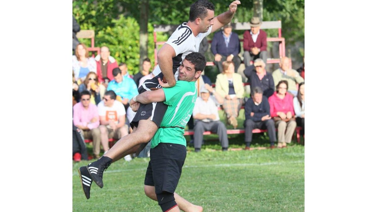Clemente Fuertes venció en la final a su inmediato rival en la general, un excelente Guiller.