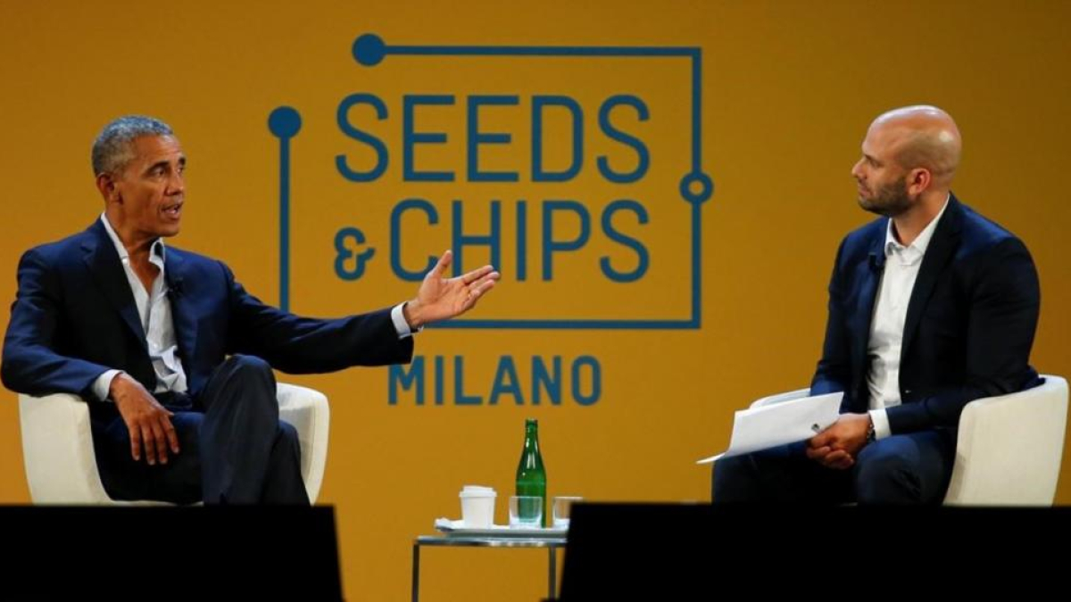Obama, con el chef Sam Kass, este martes en Milán.