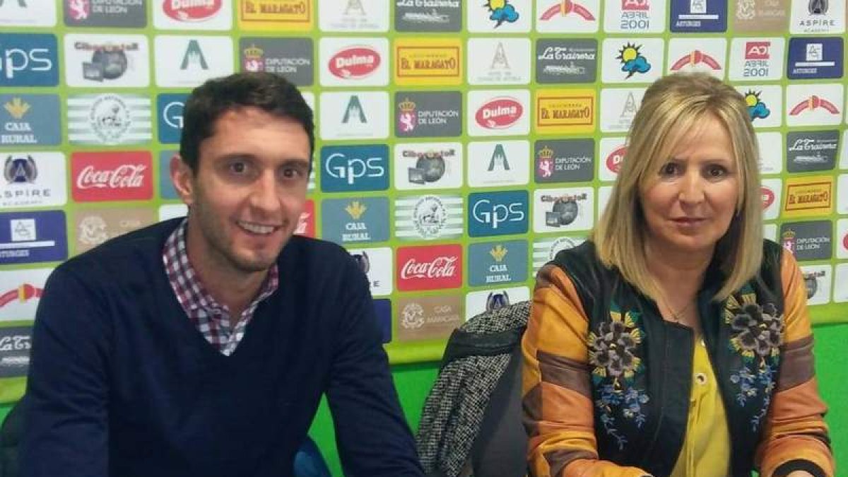 Sagrario González el día de la presentación de Juan Bardal como director deportivo. DL