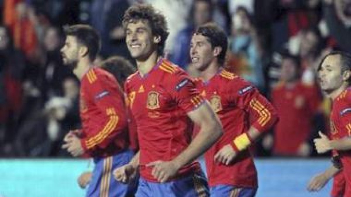 El delantero de la selección española de fútbol, Fernando Llorente, marcó ayer dos goles.