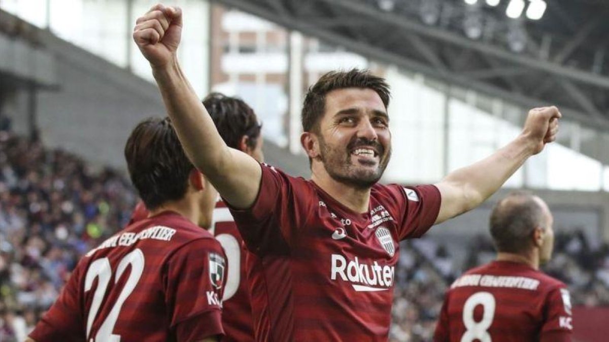 Villa celebra su primer gol en Japón, con el Vissel Kobe, ante el Sagan Tosu.