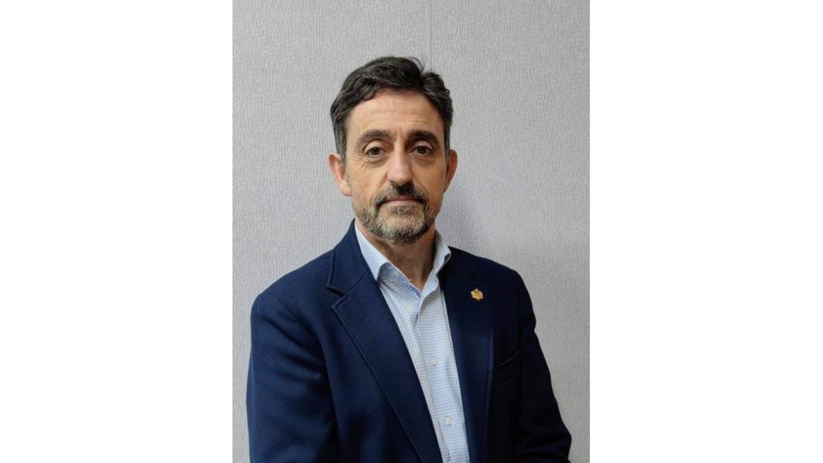 Leonardo Olivares Lobato. DL