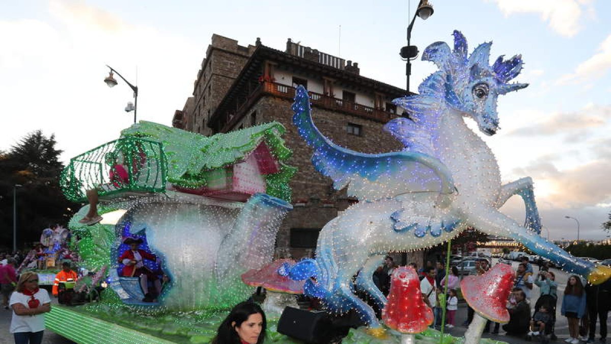 Los niños disfrutaron de lo lindo con el espectáculo. L. DE LA MATA