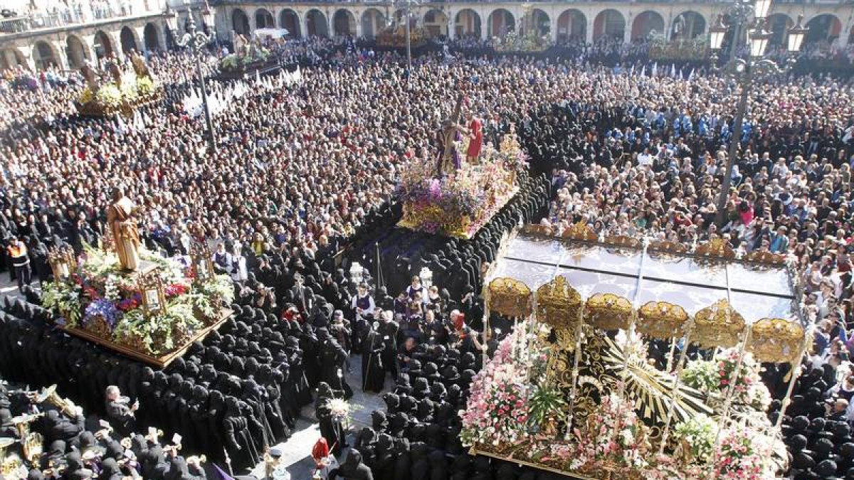 El Encuentro en la Plaza Mayor de León