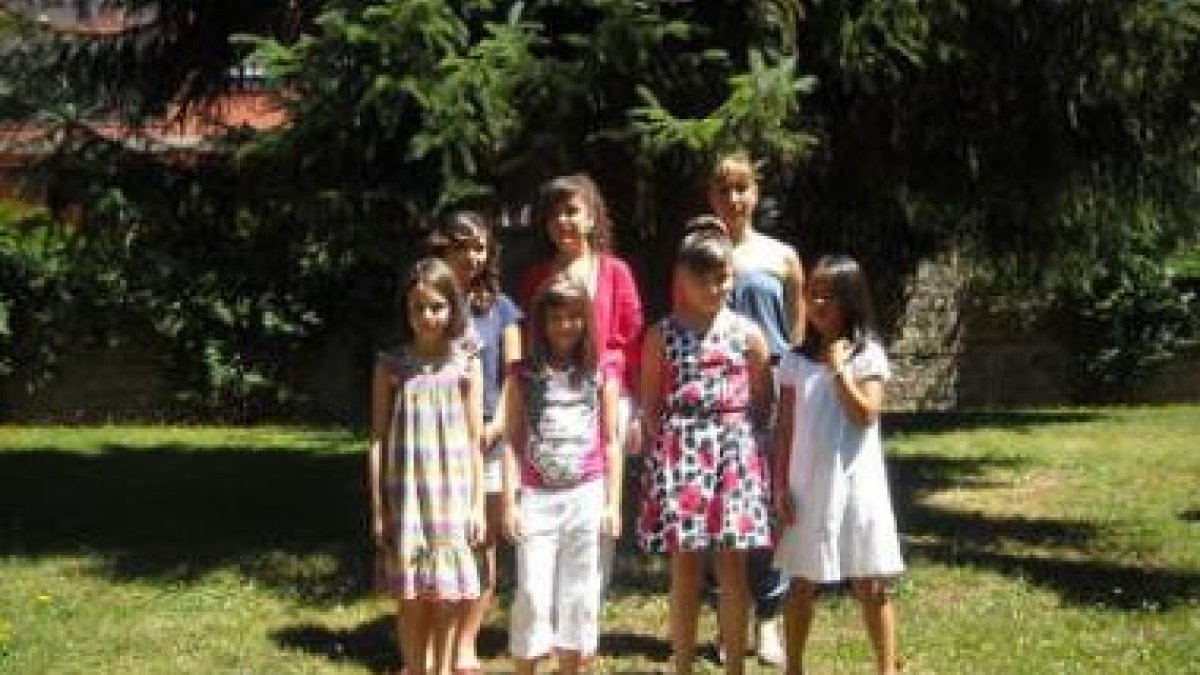 Parte de las elegidas para representar la belleza lacianiega .