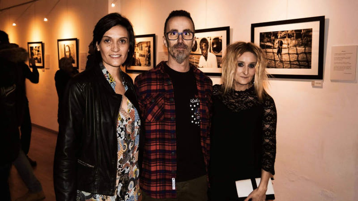 Los artistas Olga Orallo, Marc GreenBase y Carmen Coque. CUEVAS