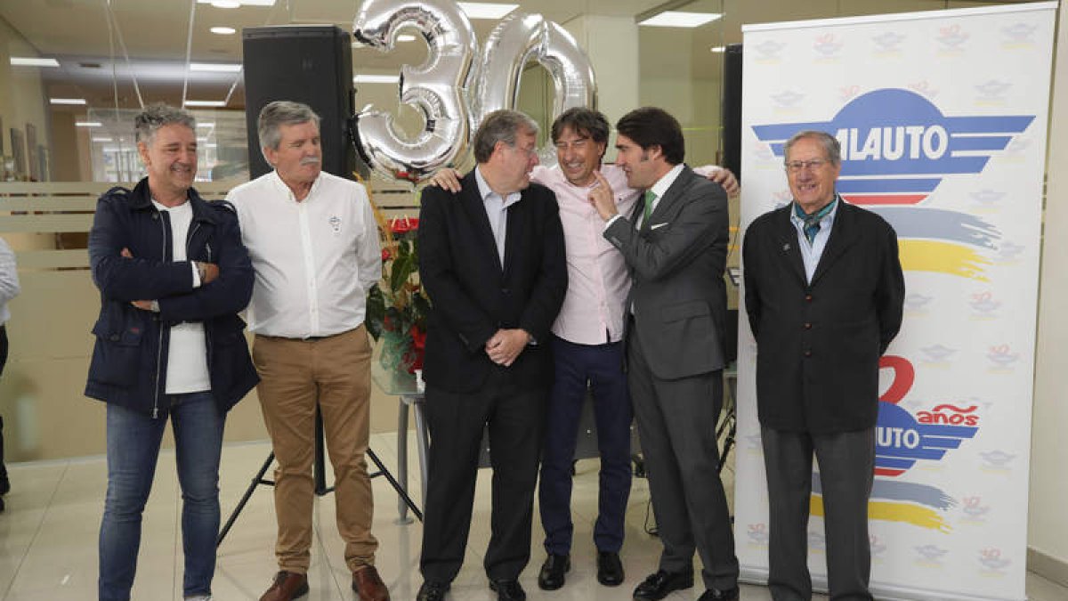 Foto de familia del aniversario de Alauto. RAMIRO