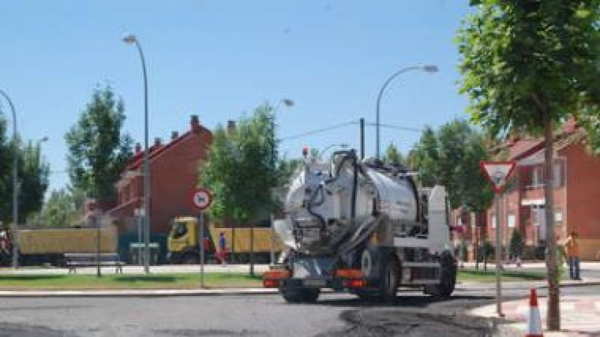 Obras de capa de rodadura en seis calles de San Andrés .
