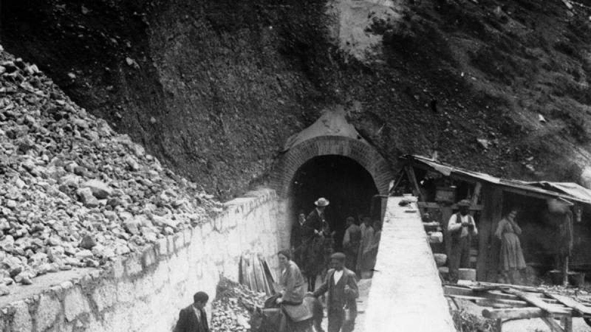 La obra empleó a 2.000 hombres. ARCHIVO