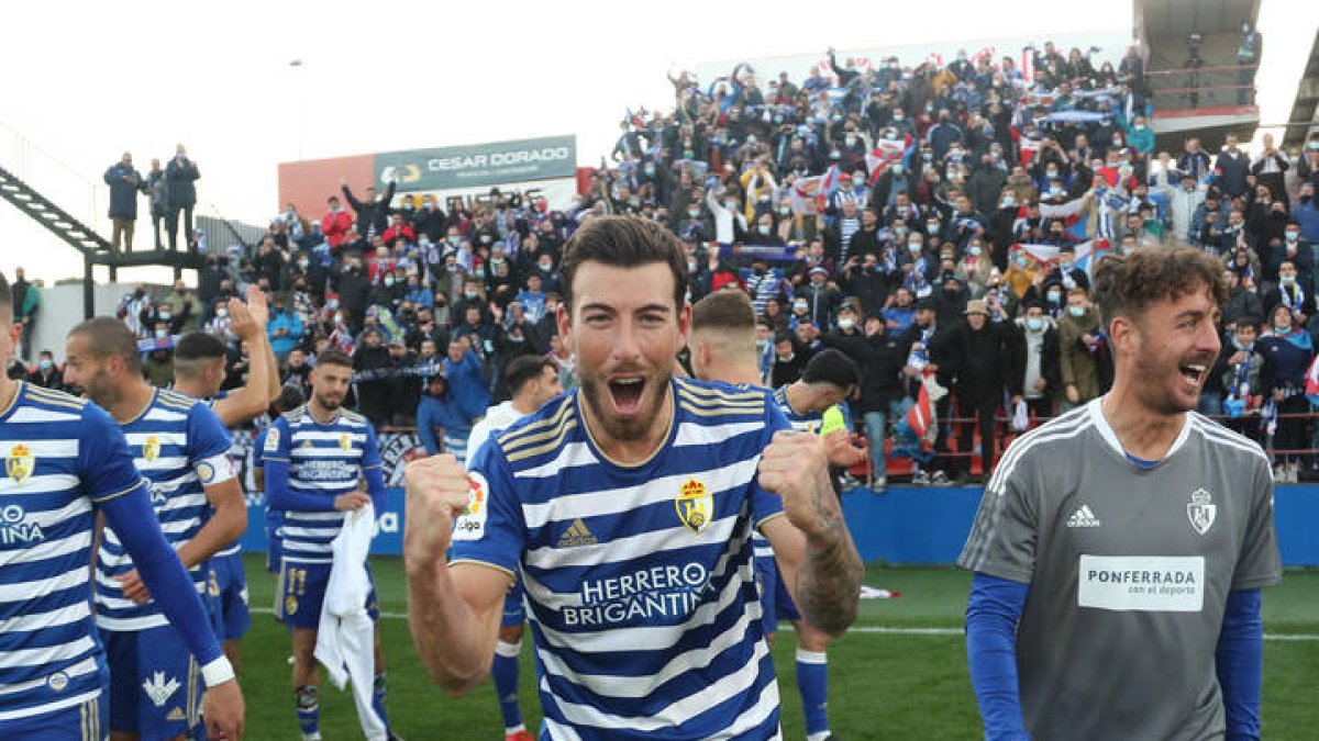 Sergi Enrich se mostró muy satisfecho por su partido, por el del
equipo y por su trayectoria desde que llegó a la SD Ponferradina. L. DE LA MATA