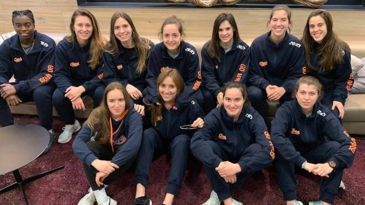 La plantilla del Hijolusa Aros busca desde hoy un sitio en la élite del baloncesto femenino español. Es su quinto intento para conseguirlo. DL