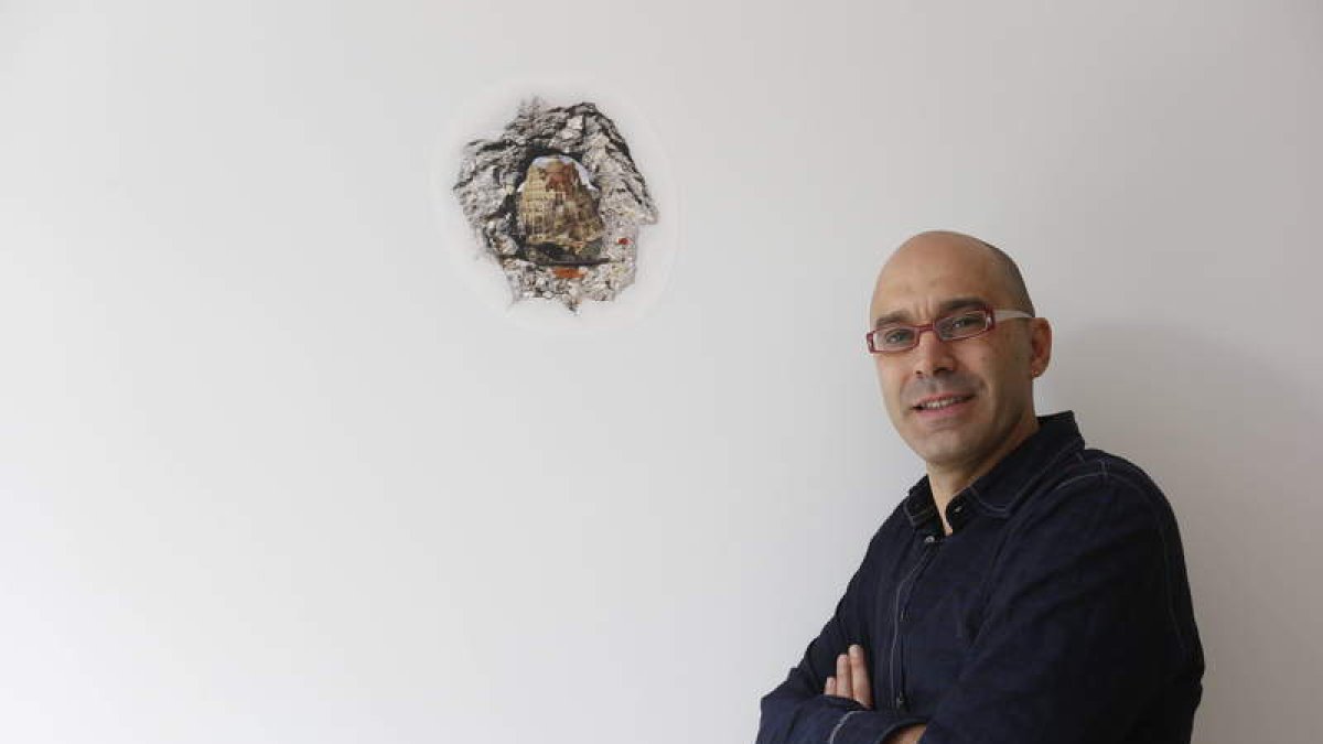 Pedro Gallego de Lerma, creador de la editora de arte LaGran (www.lagran.eu). ‘Piedras’, de Elisa Terroba (desde 80 euros), tatuajes temporales de Enrique Marty o el Bosco (a partir de 6 euros), ‘Cuentos para dormir’, objeto seriad