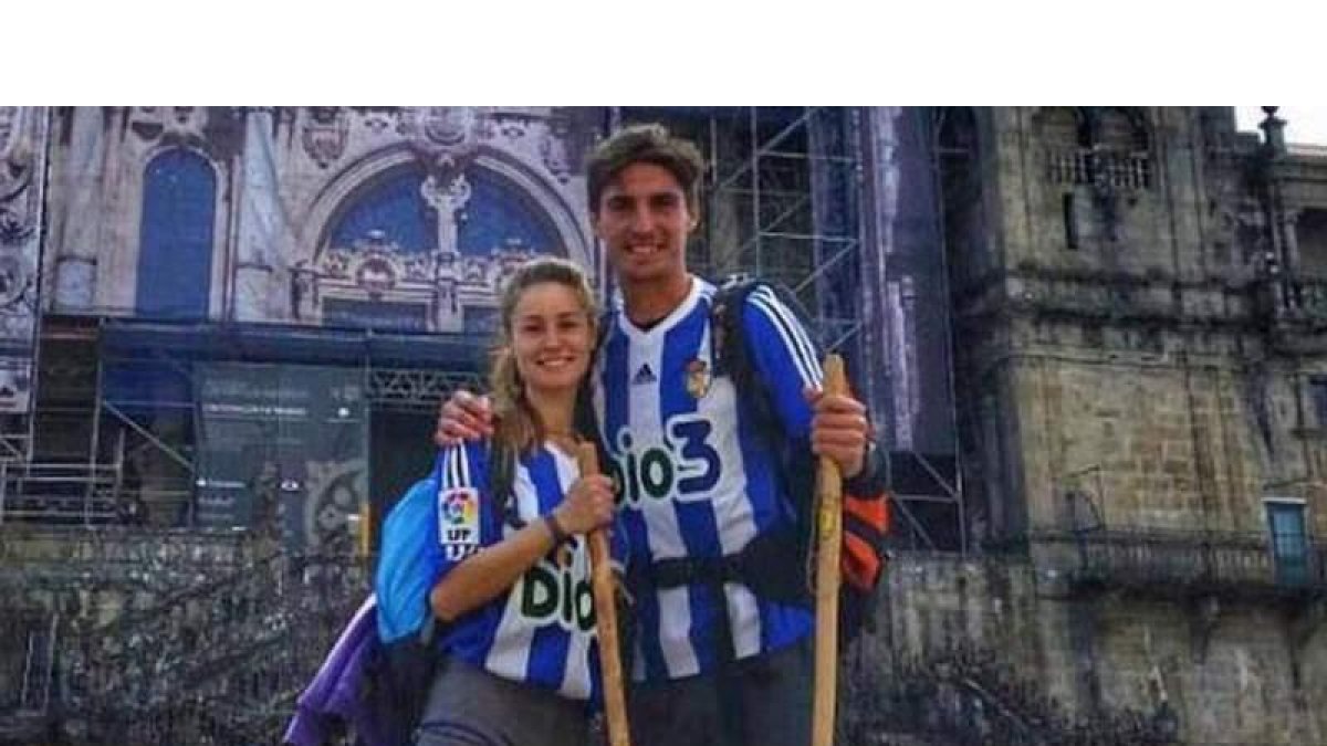 Berrocal llegó a la plaza del Obradorio vestido de blanquiazul