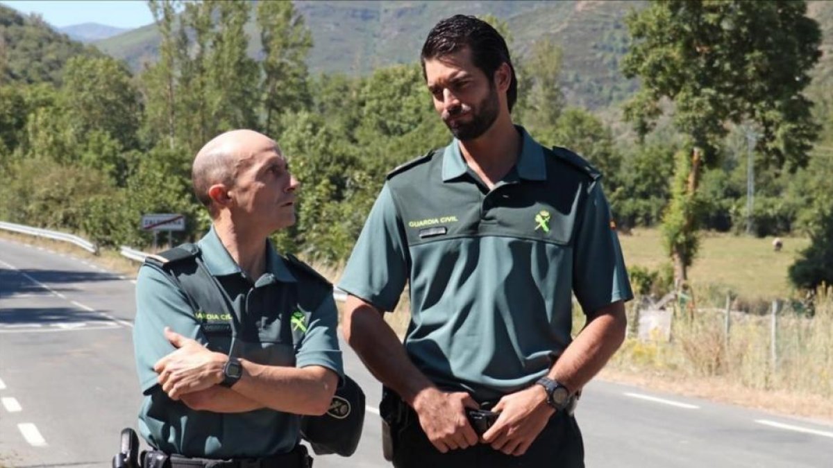 Pepe Viyuela y Rubén Cortada, protagonistas de la serie de TVE 'Olmos y Robles'.