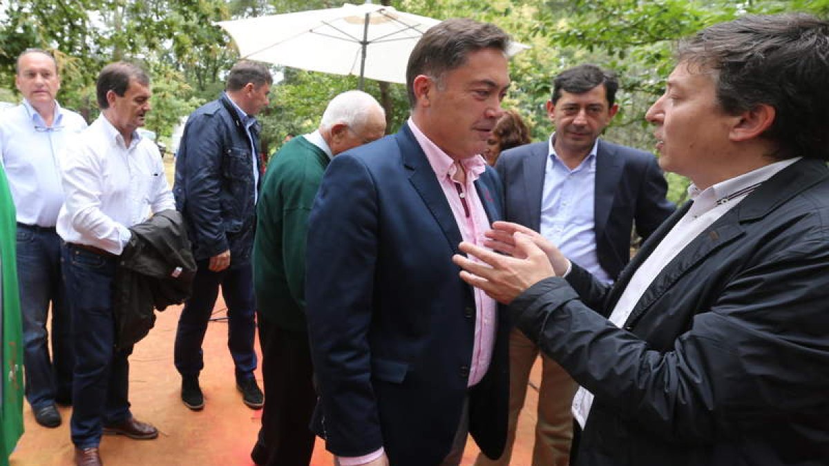 El presidente de la Diputación y el alcalde de Ponferrada, ayer en el Bierzo