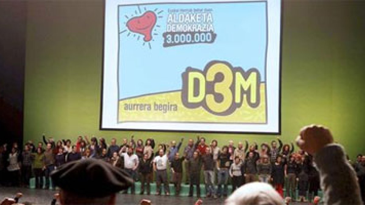 Foto de archivo del 31 de enero de 2009 de los candidatos de la agrupación electoral D3M