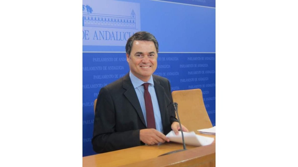 Carlos Rojas, ayer, en rueda de prensa.