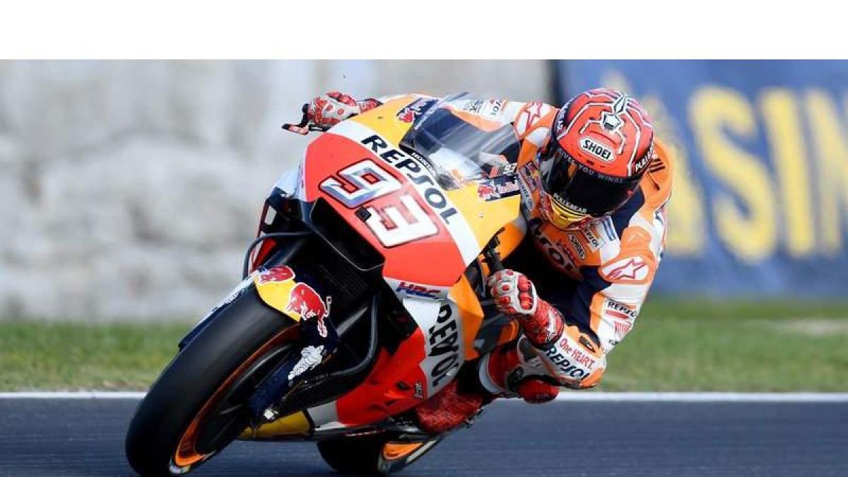 Marc Márquez está a un paso de coronarse como rey de la categoría reina. JOE CASTRO