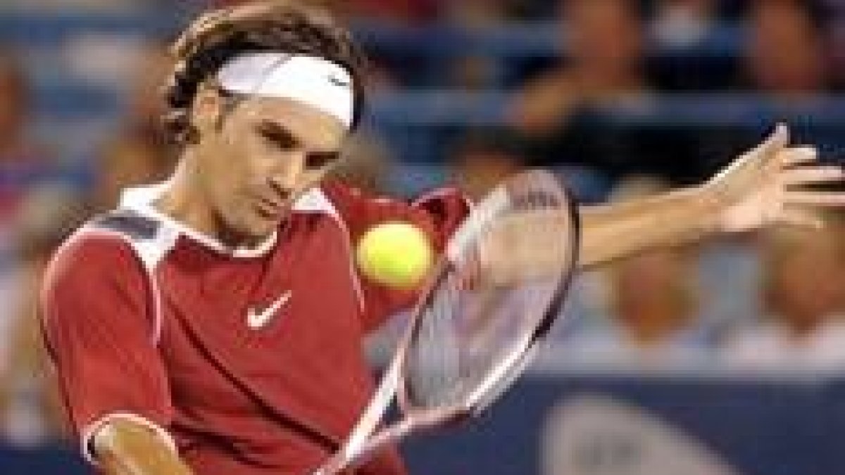 Federer se impuso, no sin problemas, al estadounidense James Blake en el Torneo de Cincinnati