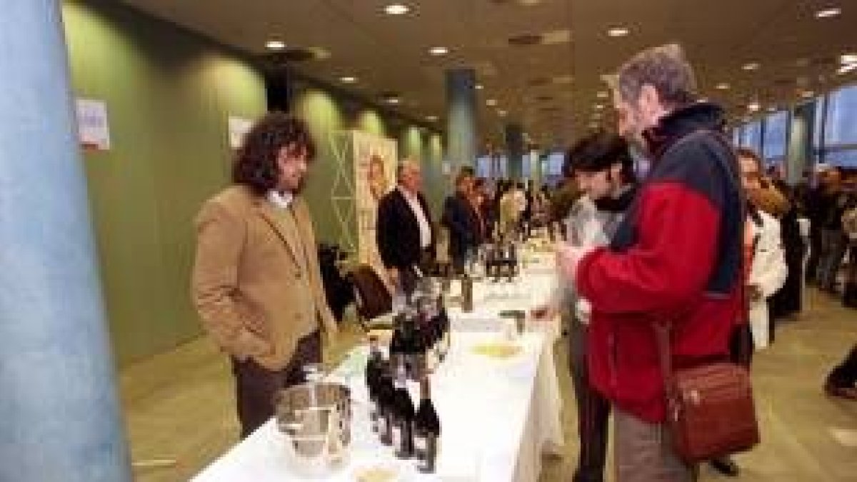 Un momento de la presentación de los vinos del Bierzo ayer por la tarde en el Palexco de La Coruña