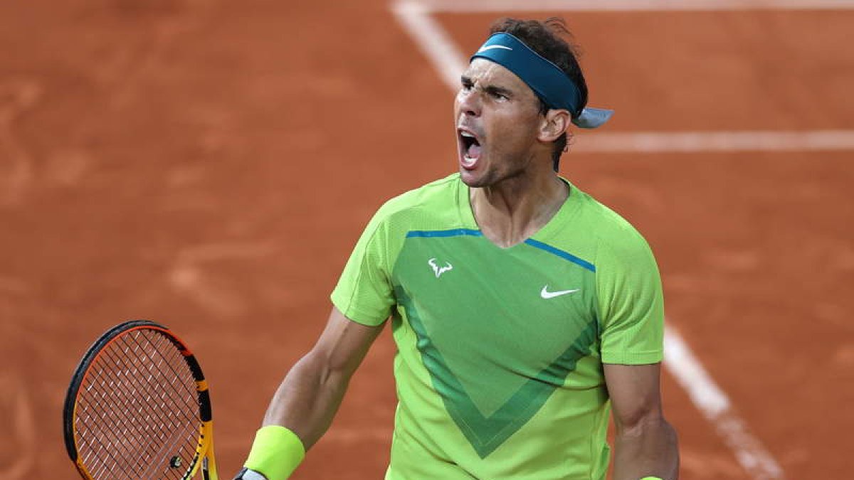Nadal celebra uno de sus puntos ganadores frente a Djokovic en los cuartos de final de Roland Garros. DIVISEK