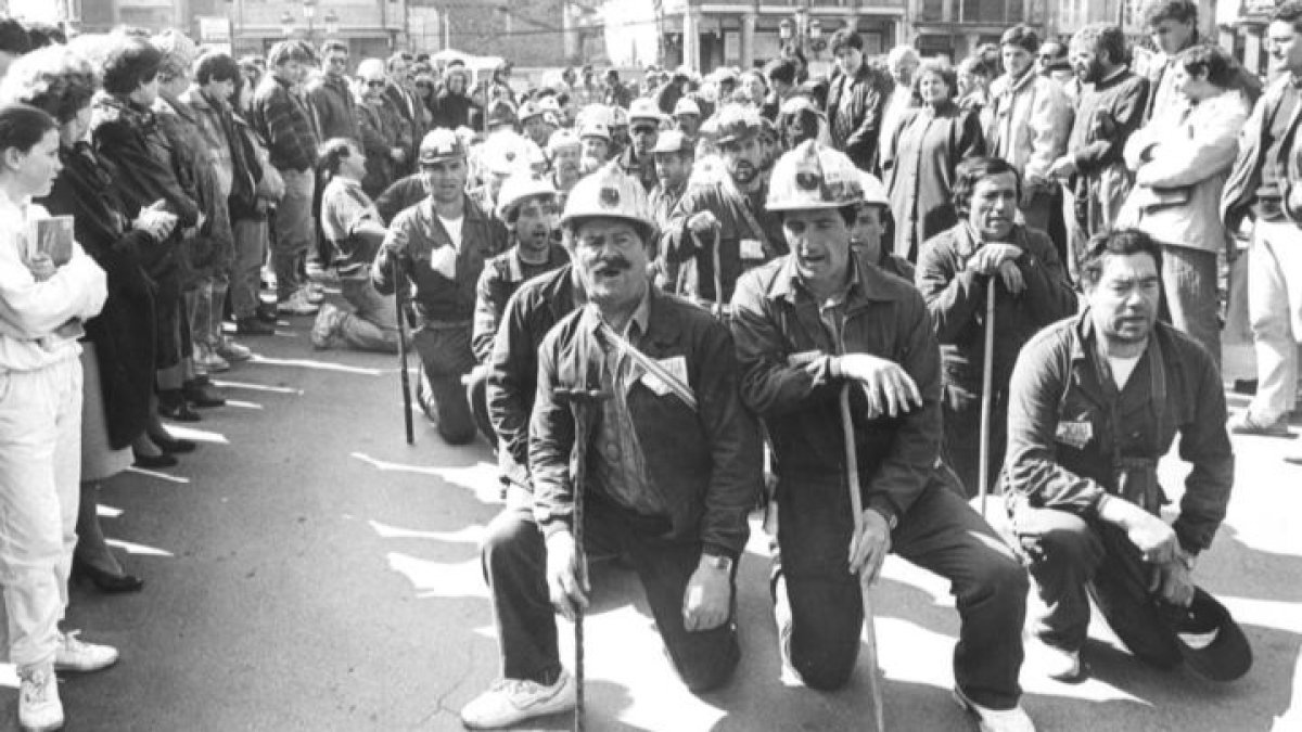 Los mineros cantan Santa Bárbara Bendita. NORBERTO