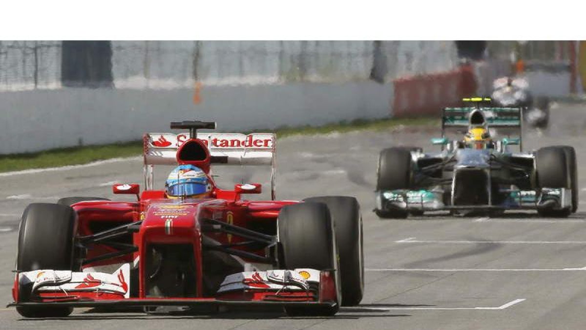 Alonso mostró su clase para sacar el máximo rendimiento al Ferrari y remontar de la sexta a la segunda plaza. El último en ser cazado por el asturiano fue Hamilton.